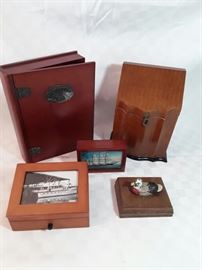 Wood Box Menagerie https://ctbids.com/#!/description/share/58711
