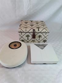 Two Weight Scales and Large Fabric Box https://ctbids.com/#!/description/share/58720