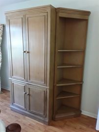 Entertainment Unit, Excellent Condition https://ctbids.com/#!/description/share/58721