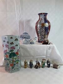 Vintage Asian TAKAHASHI Empress Vase and Hand Sculpted Figurines Menagerie https://ctbids.com/#!/description/share/58736