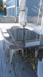 Outdoor Table & Chairs