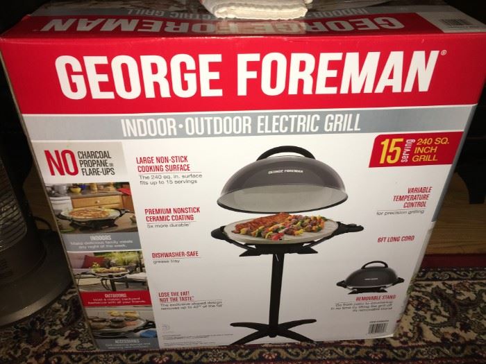 NEW George Foreman Indoor Outdoor Grill (Extra oven on Thanksgiving!)