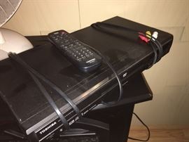 DVD players with remotes