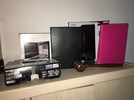 Camera/ Nook. Sony Reader