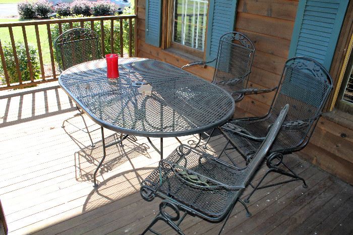 Outdoor metal table with 4 chairs