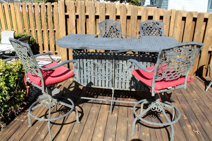 Outdoor bar with 4 bar stools