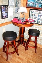 Bar table & 2 stools