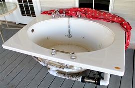 Jacuzzi tub