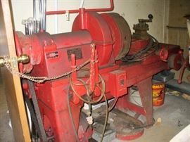 THE FIND OF A CENTURY.  OSTER VERY LONG, VERY TALL VINTAGE LATHE.  THIS IS ONE OF THE BIGGEST METAL LATHES WE'VE EVER FOUND.  ADVERTISING THIS IN CHICAGO FOR THE ULTIMATE COLLECTOR OF VINTAGE MACHINERY