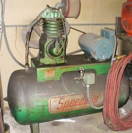 AIR COMPRESSOR SPEEDAIRE BRAND