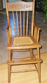 FANTASTIC OAK CANED SEAT CHILD YOUTH CHAIR