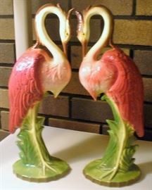 GORGEOUS PAIR OF FLAMINGOS.  BRINGS BACK THE 50'S LOOK