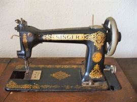 SINGER HEAD CLOSE UP. 