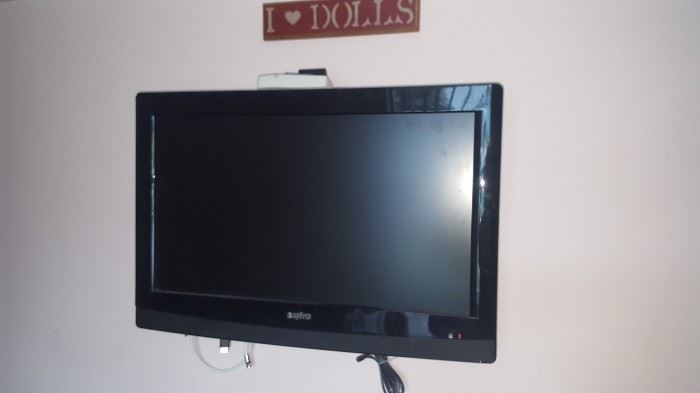 Sanyo Flat Screen TV 28"