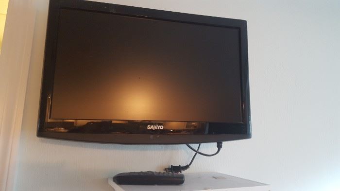 Sanyo TV Flat Screen 18" Flat Scree TV