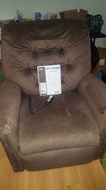 PRIDE Electric Lift Chair. Brown/Taupe