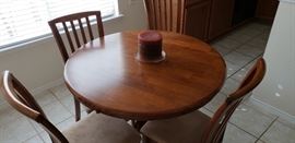 kitchen table chairs
