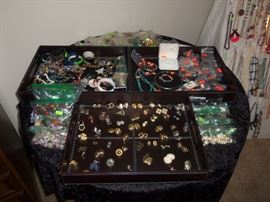 costume jewelry vintage