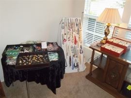 costume jewelry vintage