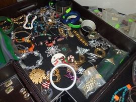 costume jewelry vintage