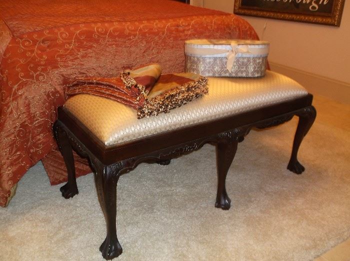 Upholstered seat bench w/ball and claw feet