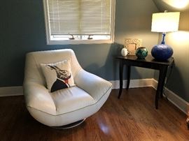 ITALSOFA White Leather Large Swivel Chair