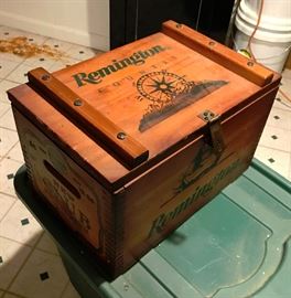 Remington Lidded Crate