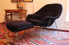 Knoll Womb chair by Eero Saarinen