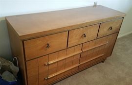 retro dresser without dolls