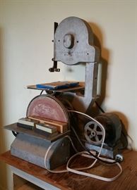 now those are some vintage power tools!  Peerless bandsaw and sander combo