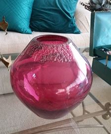 up close and personal with Dan's vase