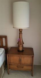 second bedside table - Drexel....retro lamp, one of a pair