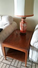 WOW!  very nice Lane Mid Century side table, walnut, very handsome.  nice Retro lamp too
