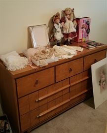 retro 7 drawer dresser....vintage linens...dolls etc