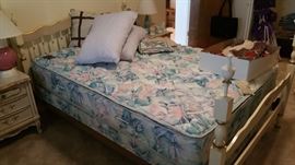 double bed -  mattress is very clean, great condtion