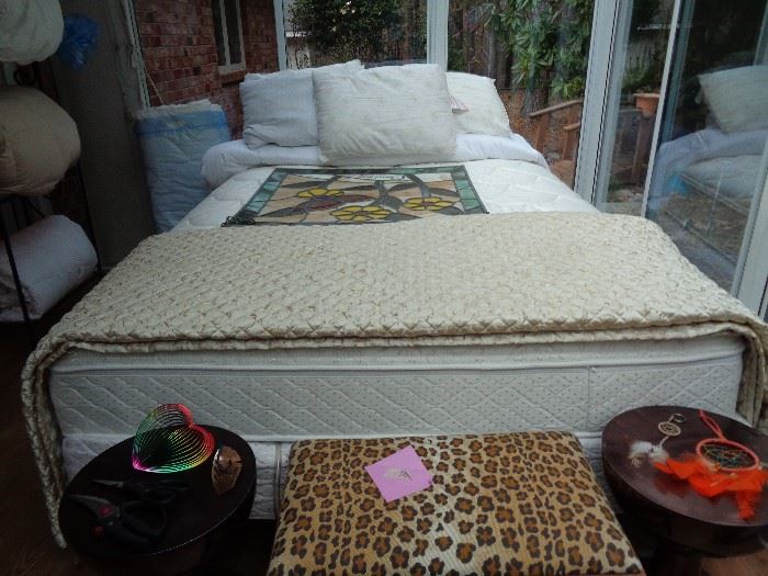 sleep number type queen bed, nice, clean mattress