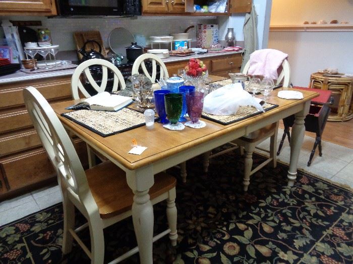 kitchen dining table w/4 chairs