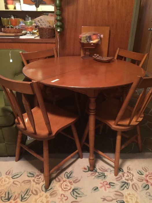 Dining table, leaf and 4 chairs