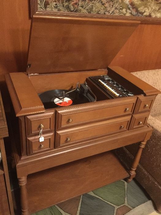 Cool stereo turntable.  Works great!