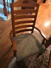 Broyhill Attic Heirlooms eight (8) chairs 