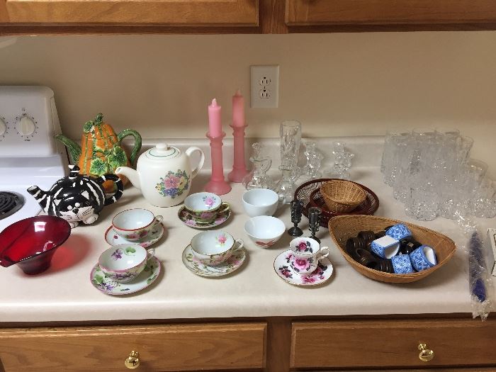 Decorative Tea Pots/Vintage Collectible Tea Cups/Glassware/Napkin Rings