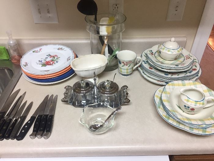 Mikasa "Country Chalet" Dinnerware/Henckel Cutlery/Farberware Condiment Set