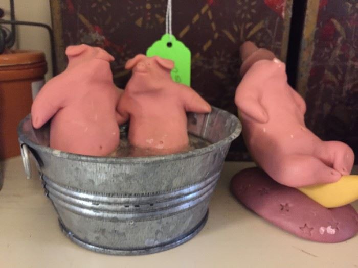Pigs in a Tub and A Pig on A Banana !