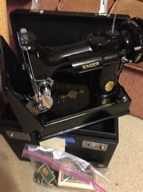 Antique Singer Featherweight Sewing Machine