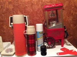 Thermos, mini popcorn machine