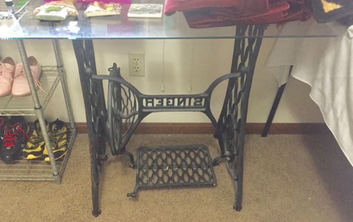 Singer Sewing Table