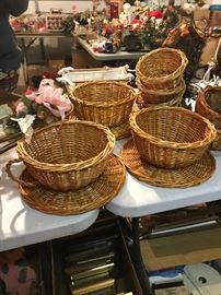 Cup and saucer baskets