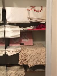 Lots of fine linen - Irish lace, Belgian linen