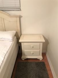 Broyhill white bedroom set