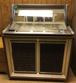 Vintage Seeburg Jukebox Plays 33 1/3 Records